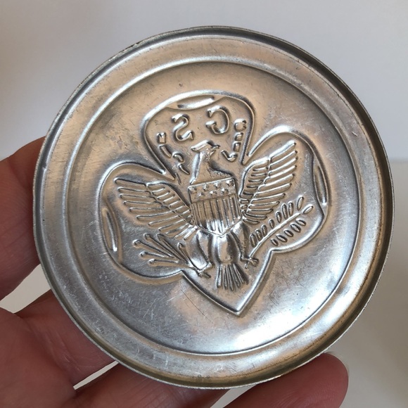 Vintage Girl Scout Collapsable Aluminum Cup And Pin With Safety Pin Clasp - Picture 9 of 15